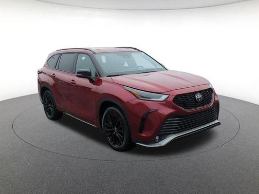 Ruby Flare Pearl 2023 Toyota Highlander XSE