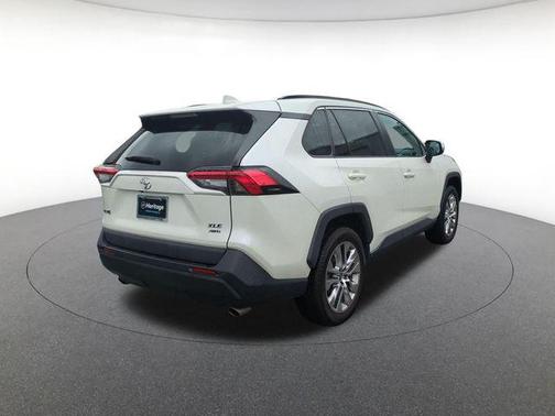 Blizzard Pearl 2021 Toyota RAV4 XLE Premium