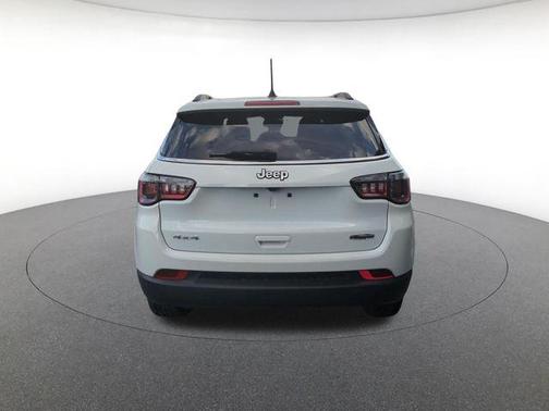Bright White Clearcoat 2024 Jeep Compass Latitude