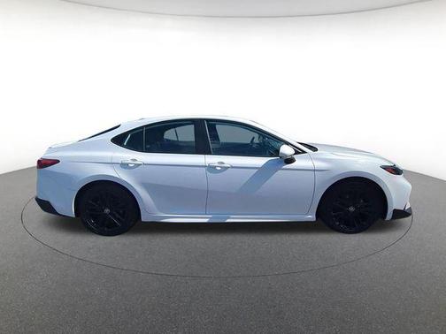 Ice 2025 Toyota Camry SE
