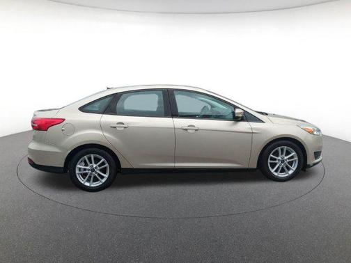 White Gold Metallic 2017 Ford Focus SE