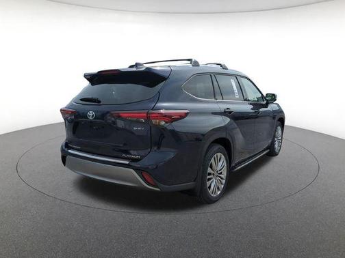 Blueprint 2026 Toyota Highlander Hybrid Platinum