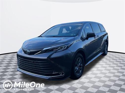 2023 Toyota Sienna XLE
