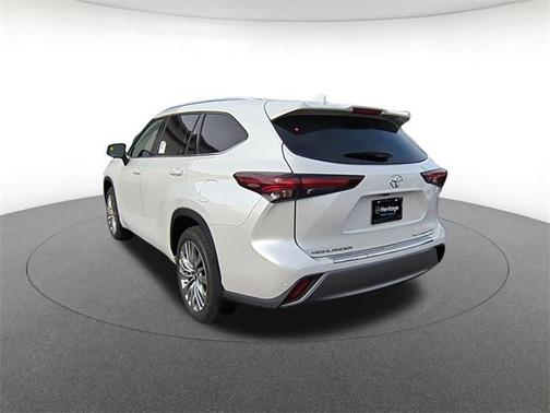 2026 Toyota Highlander Platinum