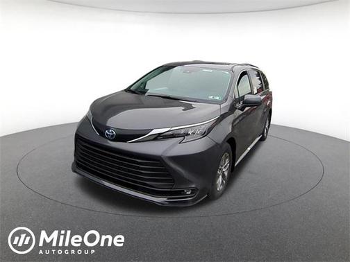 2025 Toyota Sienna XLE