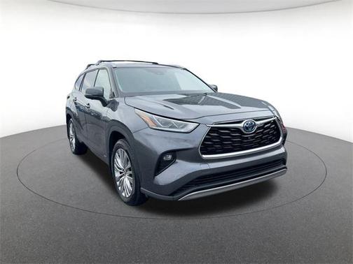 2023 Toyota Highlander Hybrid Platinum
