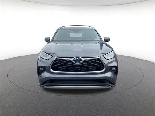 2023 Toyota Highlander Hybrid Platinum