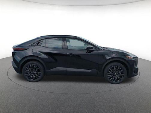 Midnight Black 2026 Toyota C-HR XSE