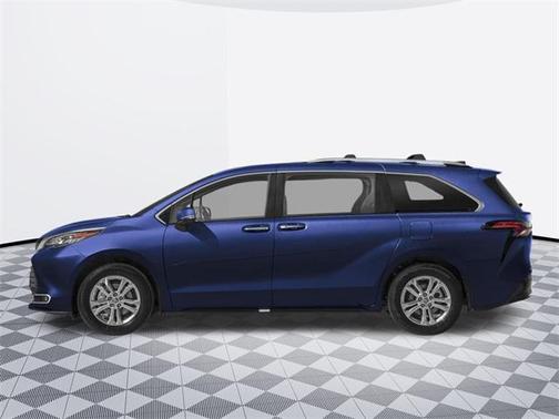 2025 Toyota Sienna Platinum 7 Passenger