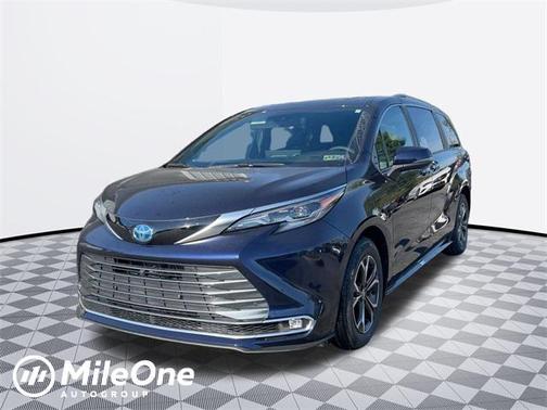 2025 Toyota Sienna Platinum 7 Passenger