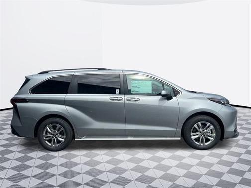 2025 Toyota Sienna XLE 7 Passenger