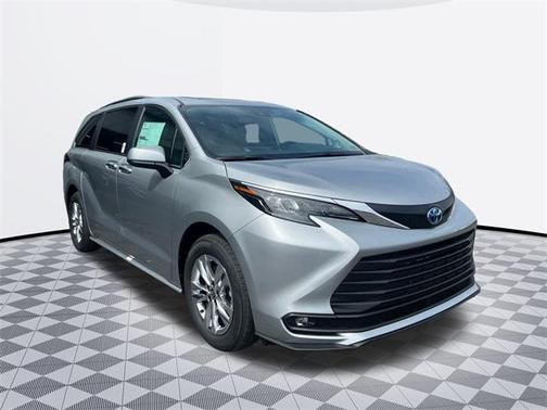 2025 Toyota Sienna XLE 7 Passenger