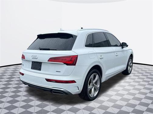 2023 Audi Q5 45 S line Premium Plus