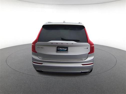 2020 Volvo XC90 T6 Momentum