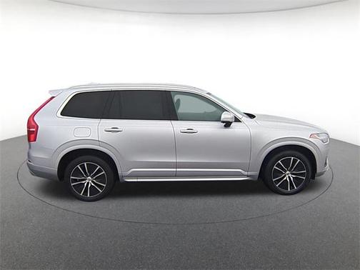 2020 Volvo XC90 T6 Momentum