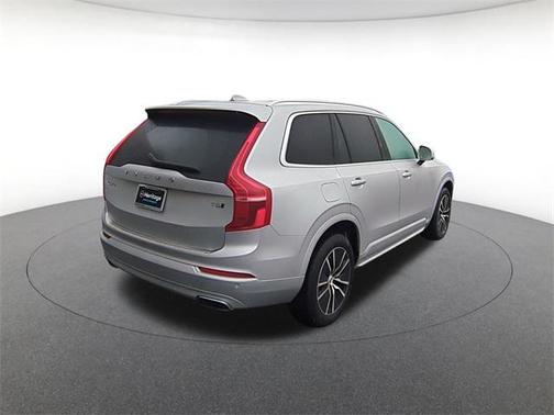 2020 Volvo XC90 T6 Momentum