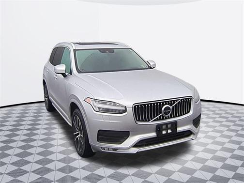 2020 Volvo XC90 T6 Momentum