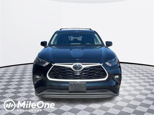 2022 Toyota Highlander LE