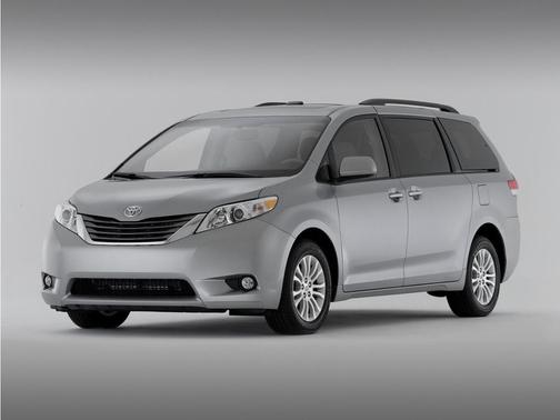 Black 2014 Toyota Sienna LE