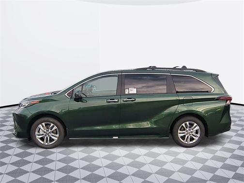 2025 Toyota Sienna XLE 7 Passenger