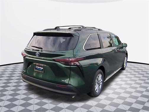 2025 Toyota Sienna XLE 7 Passenger