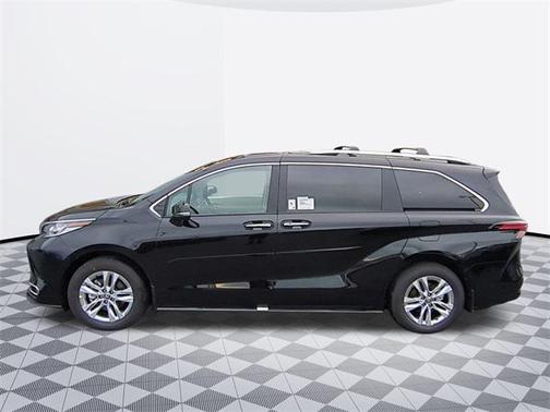 2025 Toyota Sienna Limited 7-Passenger