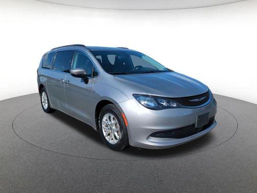 Billet Silver Metallic Clearcoat 2021 Chrysler Voyager LXI