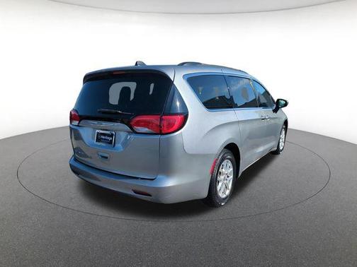 Billet Silver Metallic Clearcoat 2021 Chrysler Voyager LXI