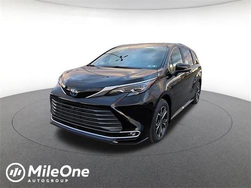 2025 Toyota Sienna Platinum