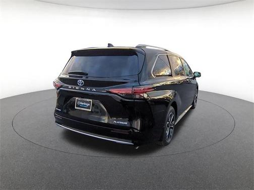 2025 Toyota Sienna Platinum
