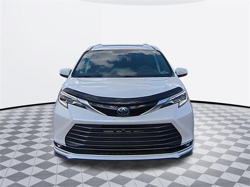 2023 Toyota Sienna Platinum 7 Passenger