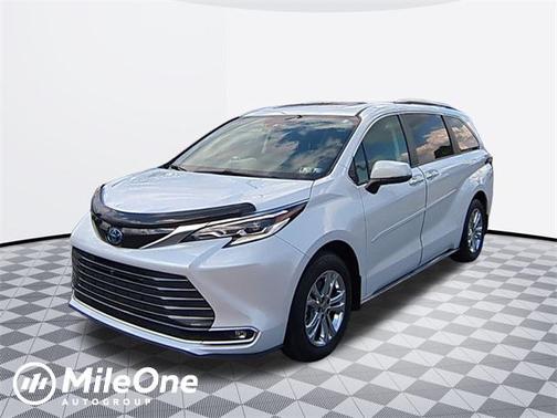 2023 Toyota Sienna Platinum 7 Passenger
