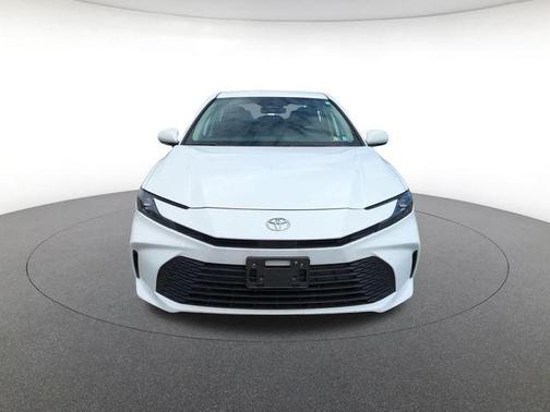 Ice 2025 Toyota Camry LE