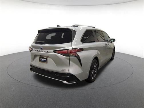 2022 Toyota Sienna XSE 7 Passenger