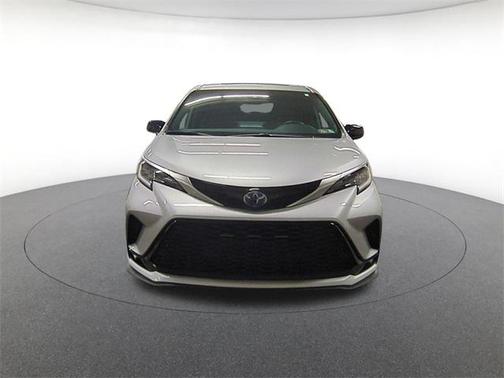 2022 Toyota Sienna XSE 7 Passenger