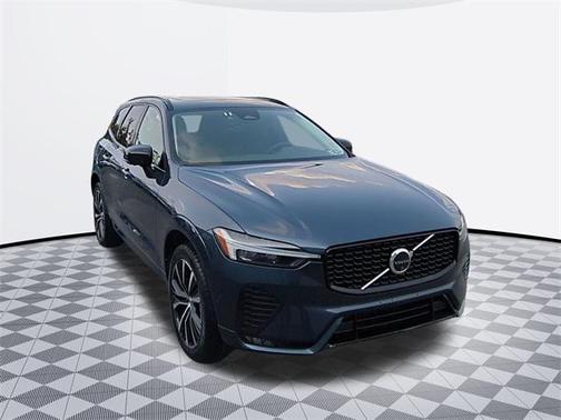 2024 Volvo XC60 B5 Plus Dark Theme