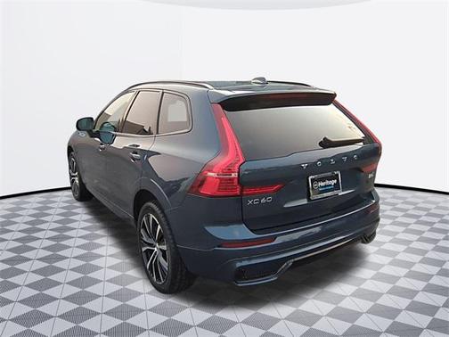 2024 Volvo XC60 B5 Plus Dark Theme