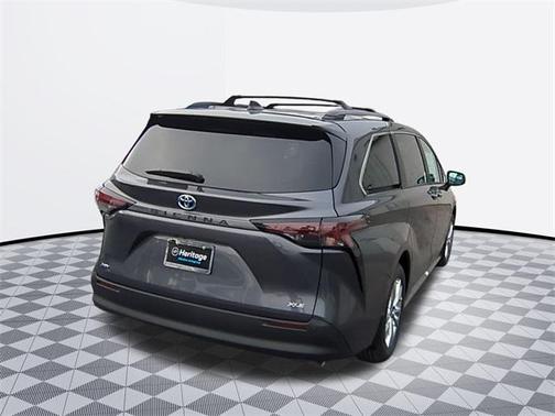 2025 Toyota Sienna XLE 7 Passenger