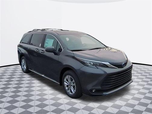 2025 Toyota Sienna XLE 7 Passenger