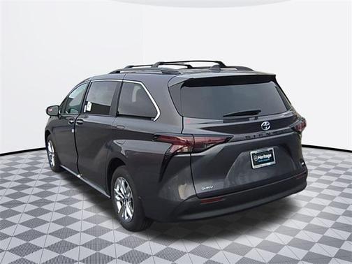 2025 Toyota Sienna XLE 7 Passenger