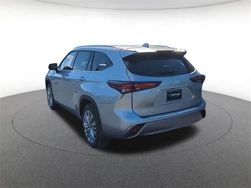 2025 Toyota Highlander Hybrid Platinum