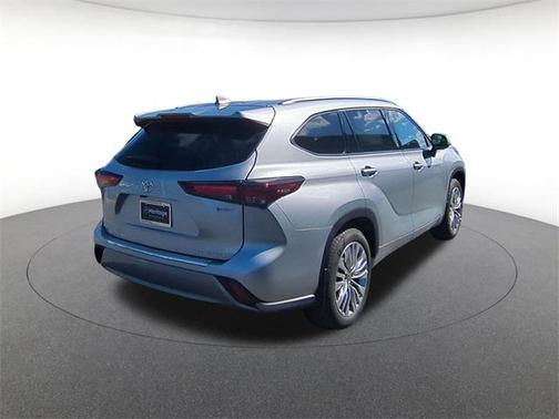 2025 Toyota Highlander Hybrid Platinum