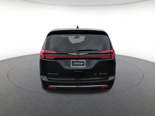 Brilliant Black Clearcoat 2023 Chrysler Pacifica Hybrid Limited