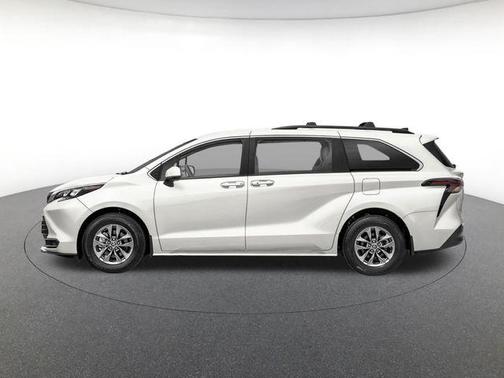 Ice 2026 Toyota Sienna LE