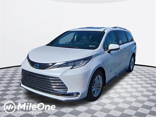 2025 Toyota Sienna Limited 7-Passenger