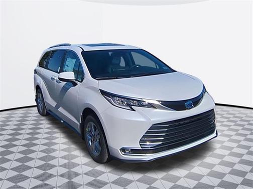 2025 Toyota Sienna Limited 7-Passenger