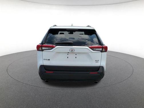 Ice 2025 Toyota RAV4 XLE