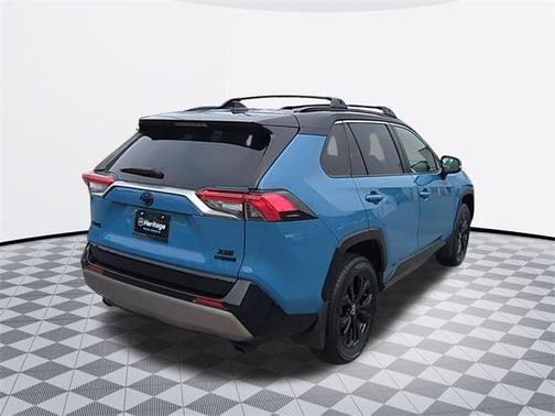 2022 Toyota RAV4 Hybrid SE