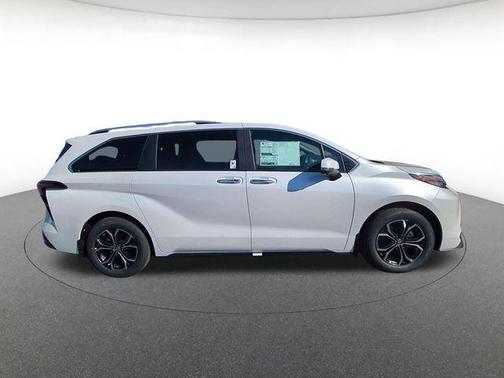 Pearl 2026 Toyota Sienna Platinum