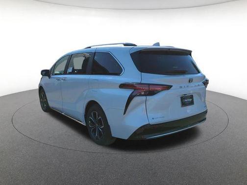 Pearl 2026 Toyota Sienna Platinum